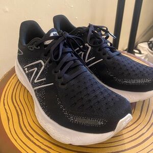 New Balance Womens WIDE Fresh Foam X 1080v12 size 8.5
